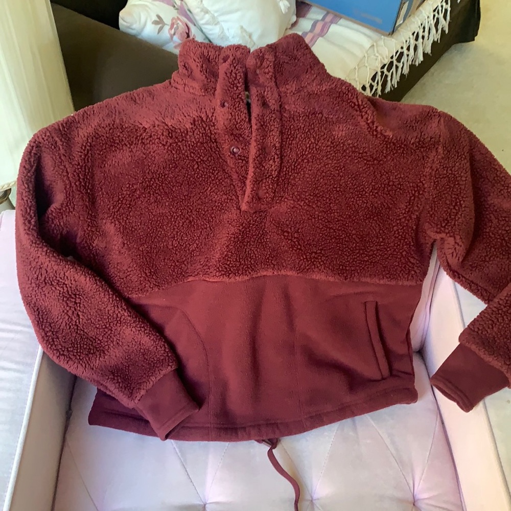 All in Motion, Women’s Small, Burgundy Fleece, pullover with snaps